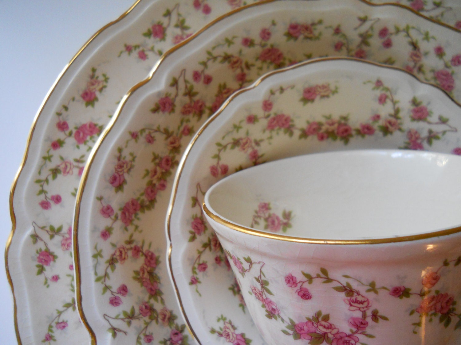 pink roses vintage 1940s 'lorraine' china dish set. 37