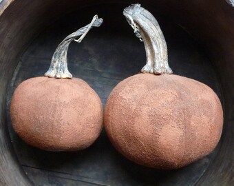 Folk Art Primitive Thanksgiving Wool Harvest Pumpkins With Real Dried Pumpkin Stems