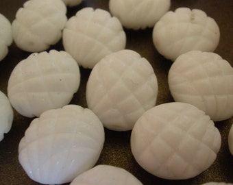 Vintage Glass Beads (4)(14x16mm) Large White Glass Beads