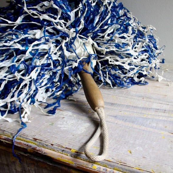 Vintage Cheerleaders Pom Pom