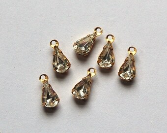 Clear Glass Teardrop Stones in 1 Loop Brass Setting 8mm x 4mm (8) par001C