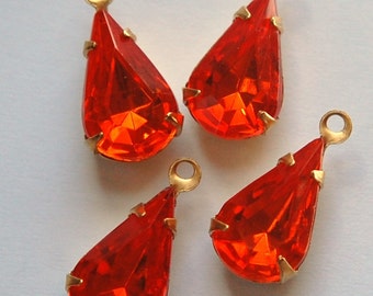 Vintage Hyacinth Glass Teardrop Stones in 1 Loop Brass Setting par003H