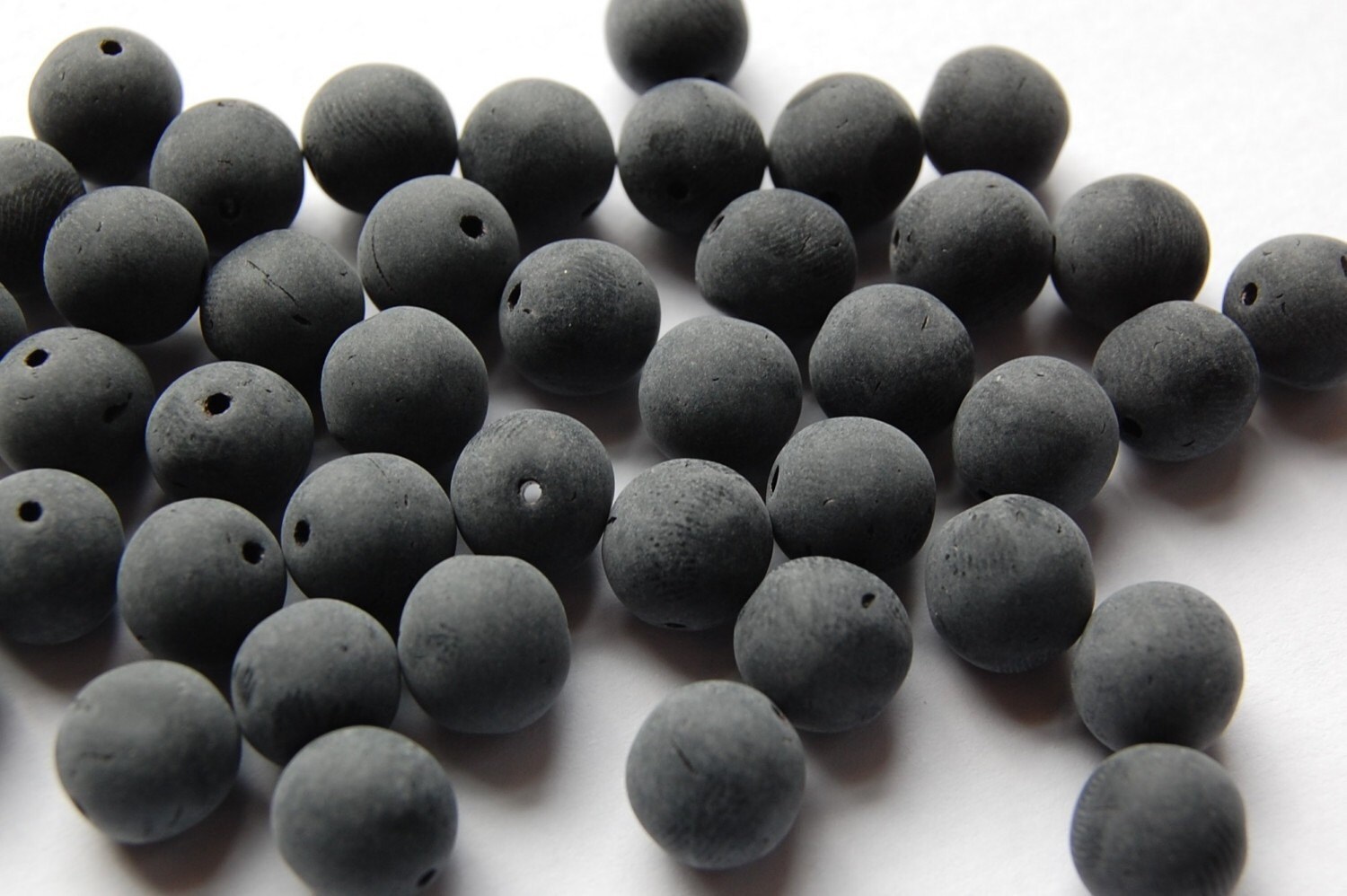 Vintage Matte Black Glass Beads 10mm 8 bds374A
