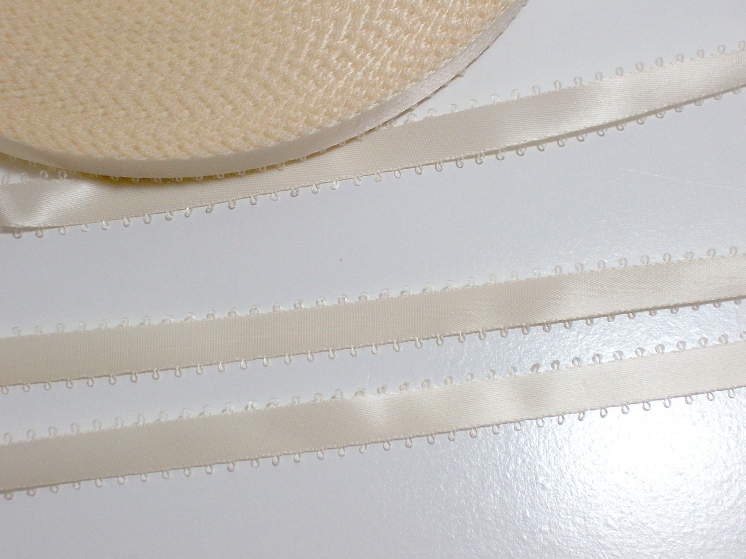 Ivory Ribbon, Doublefaced antique ivory satin picot edge ribbon 3/8