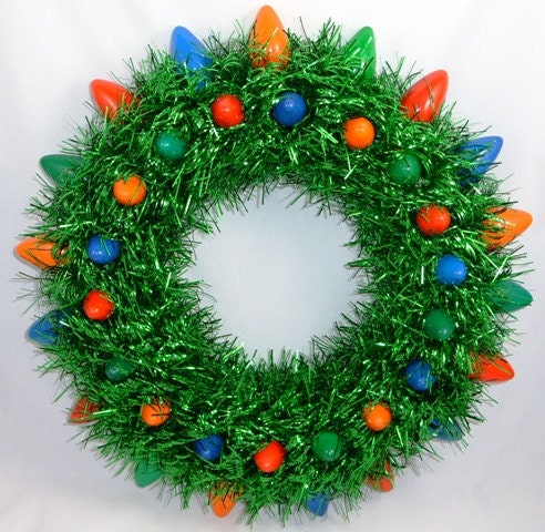 Retro Wreath - Tinsel and Lightbulbs