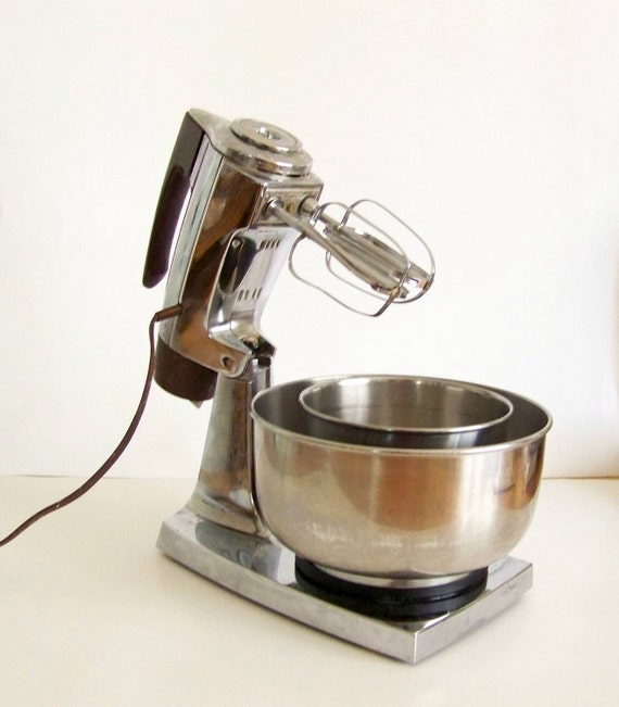 ON SALE Chrome Sunbeam Deluxe Mixmaster Mixer