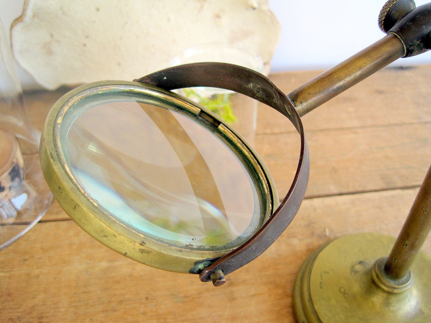 workbench magnifying glass