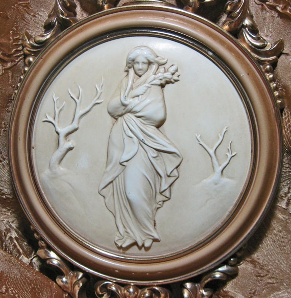 Vintage Cameo Wall Hangings Plaques Gold