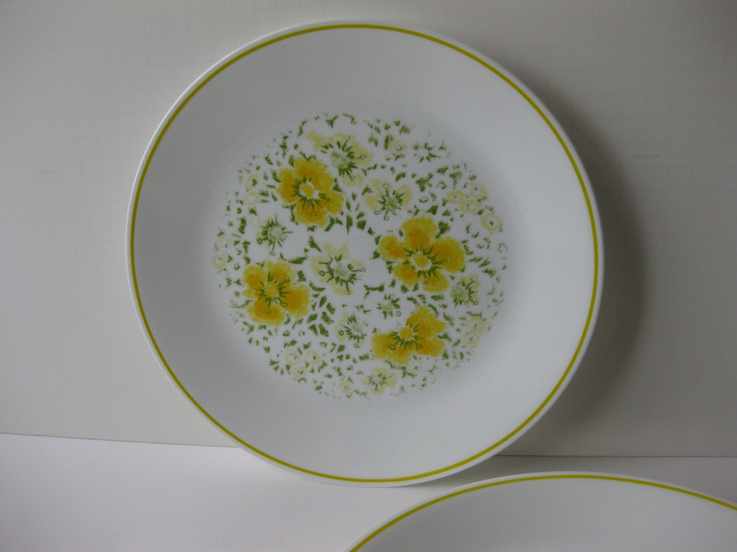 Vintage Corelle April Green and Yellow Floral Dinner Plates
