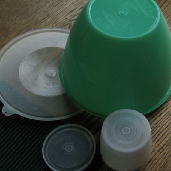 Tupperware Lettuce Keeper and Small Container Vintage
