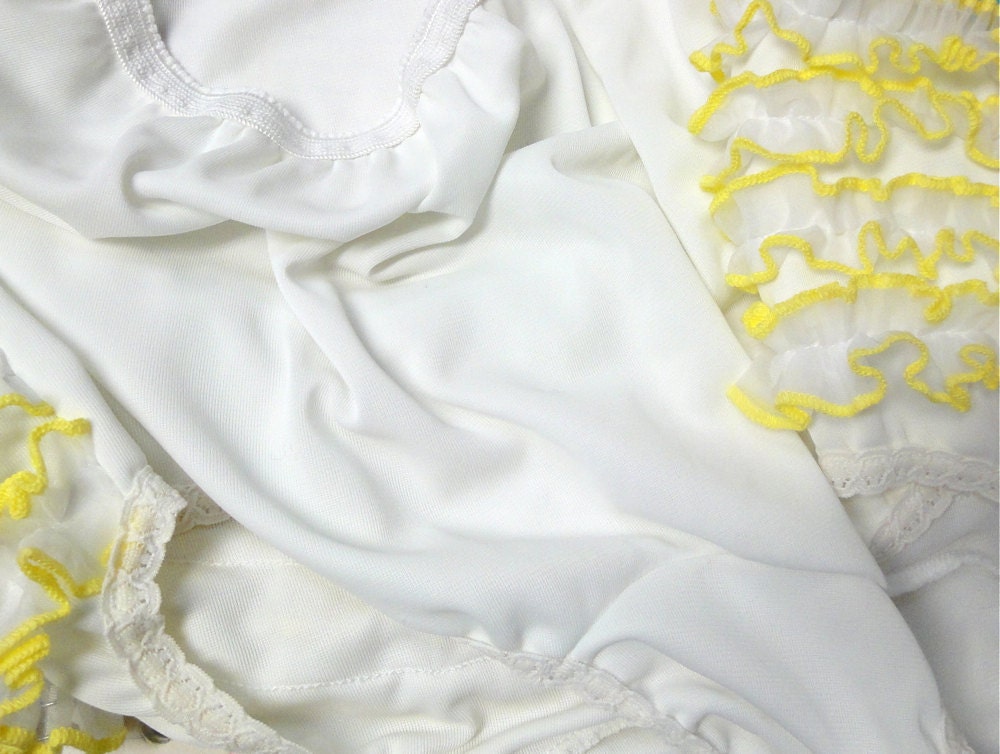 Cream Lace Ruffle Panty