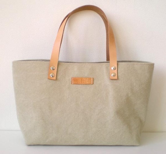 Mini canvas tote bag with leather straps in beige with flower
