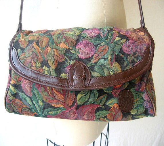 vintage tapestry purse / cross body purse