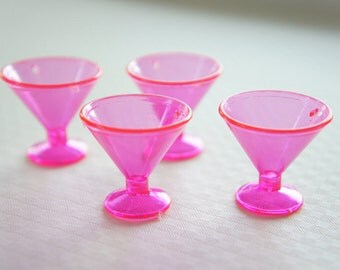 4 pcs Sundae Cup Charm (H27mm) Dark Pink
