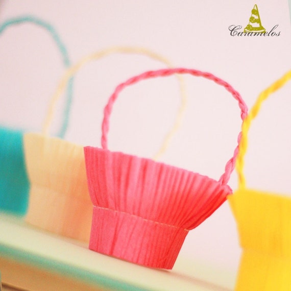 Set of 6 Pastel crepe paper nut cups