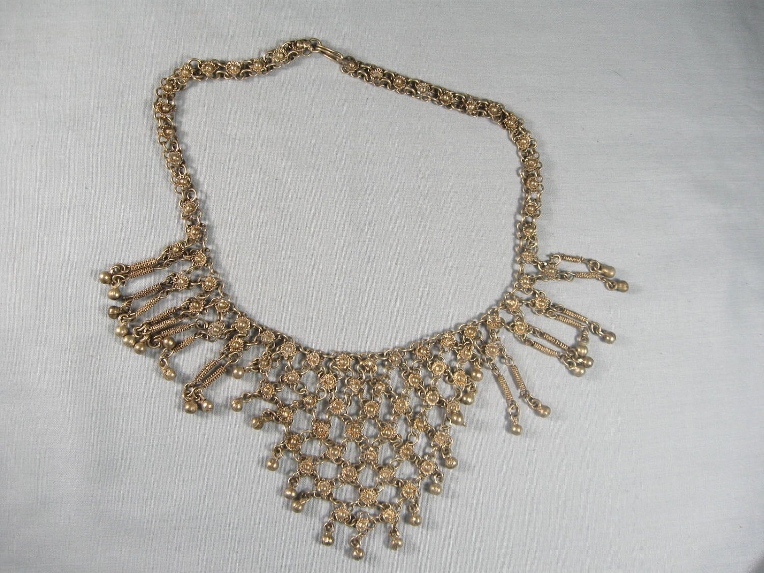 Vintage Bib 40s Necklace Silver Tone Necklace by jenniesjunque