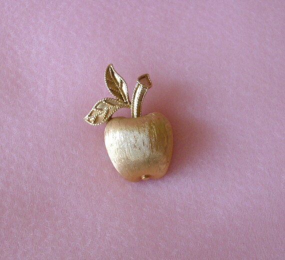 Items Similar To Vintage Small Golden Apple Pin Brooch On Etsy