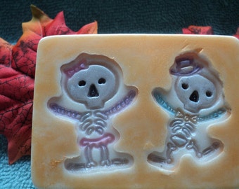 Skeleton Couple Soap - Halloween Soap, Party Favor, Skeletons, Skeleton,Decorative Soap, Zoombies, Party Favor, Bones, Skeletal