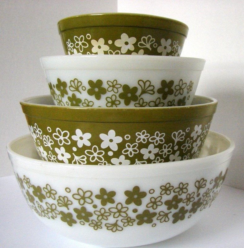 Vintage Spring Blossom Green Pyrex Mixing Bowl Complete Set