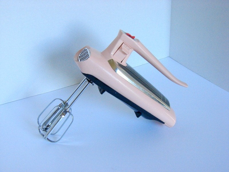 Vintage General Electric Retro Pink Hand Mixer