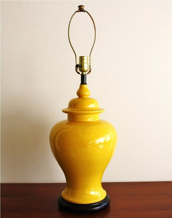 Vintage YELLOW ceramic table lamp