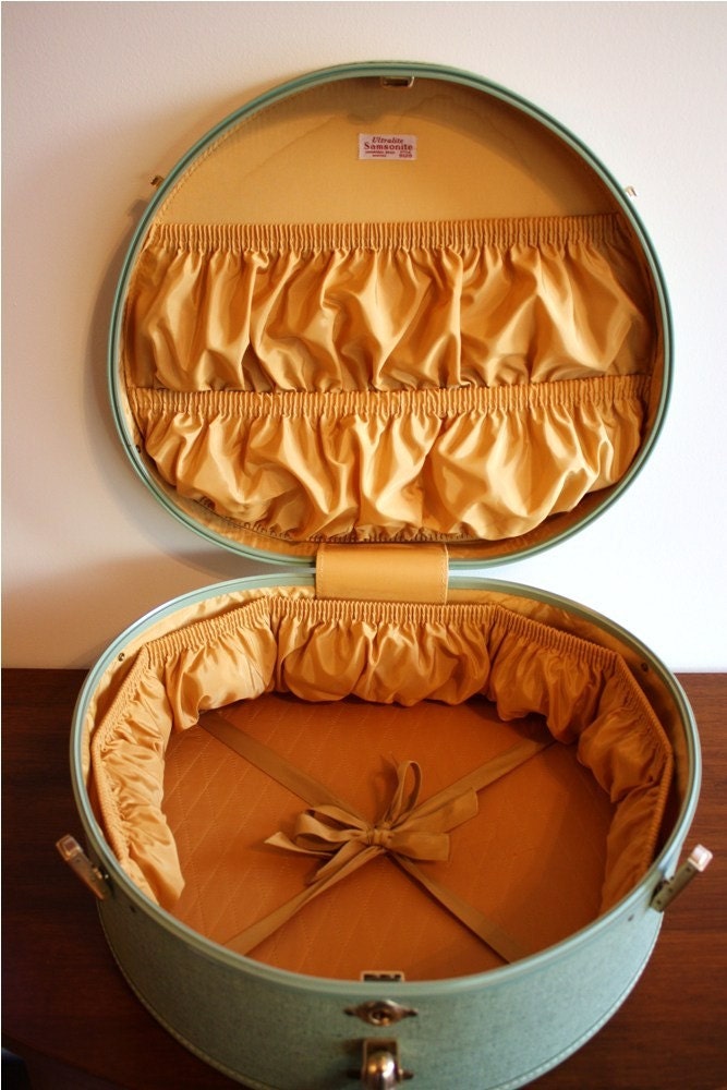 Large vintage Samsonite round trunk hat box luggage