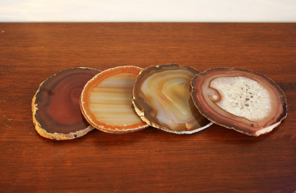 Set of 4 agate coasters quartz