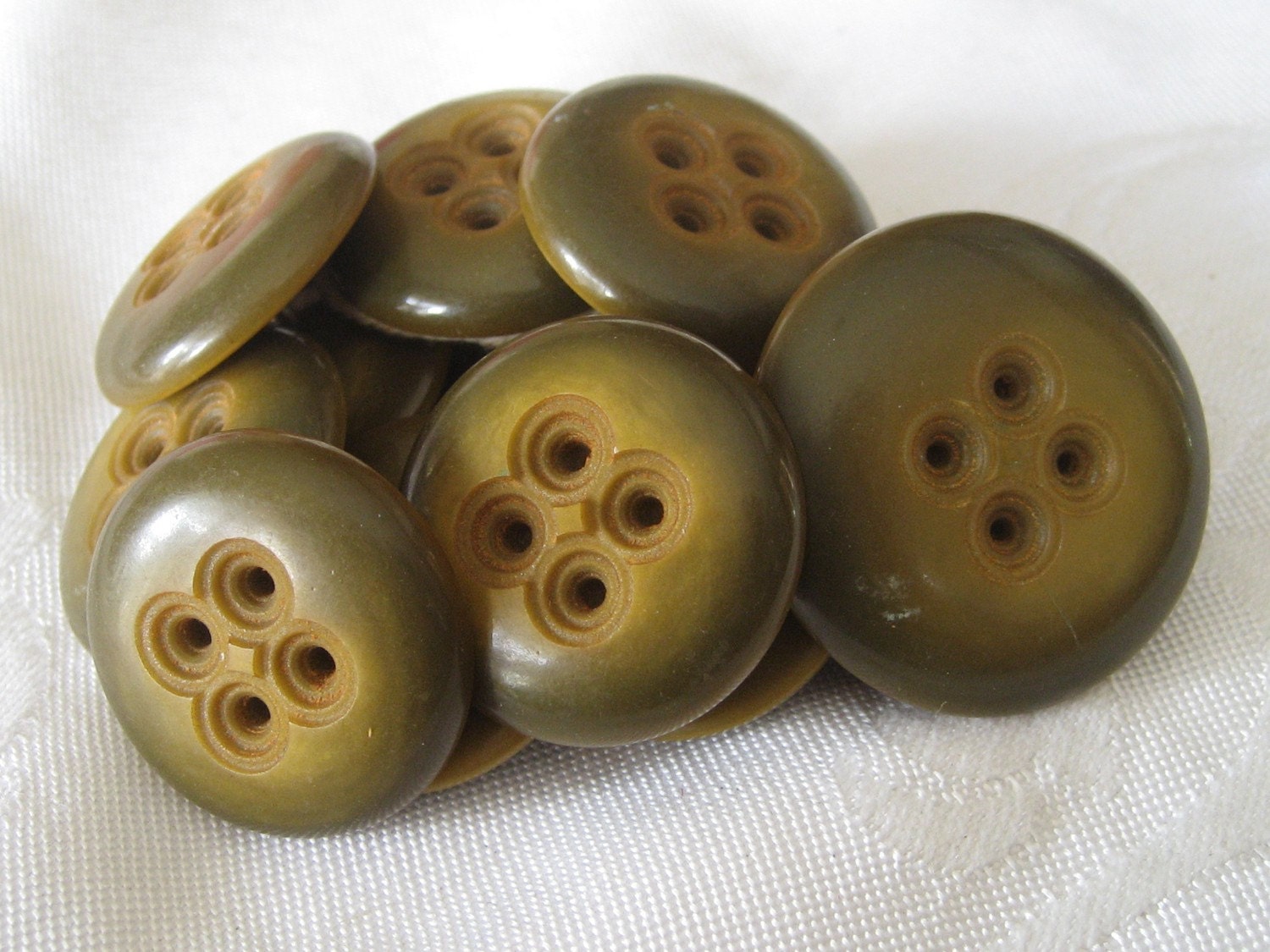 Set of 13 Large VINTAGE Carved Green Plastic BUTTONS by abandc