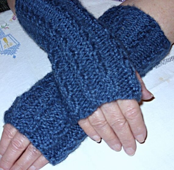 Items similar to Fingerless Gloves - Knitted - Light Bulky ...