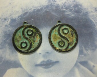 Verdigris Patina Brass Ying Yang Charms 513VER x2