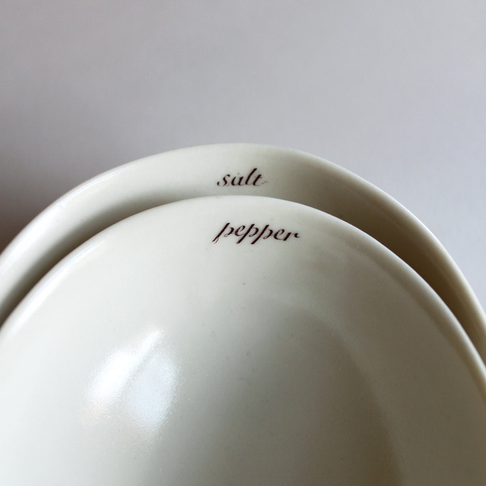 salt and pepper oval ivory gourd bowls