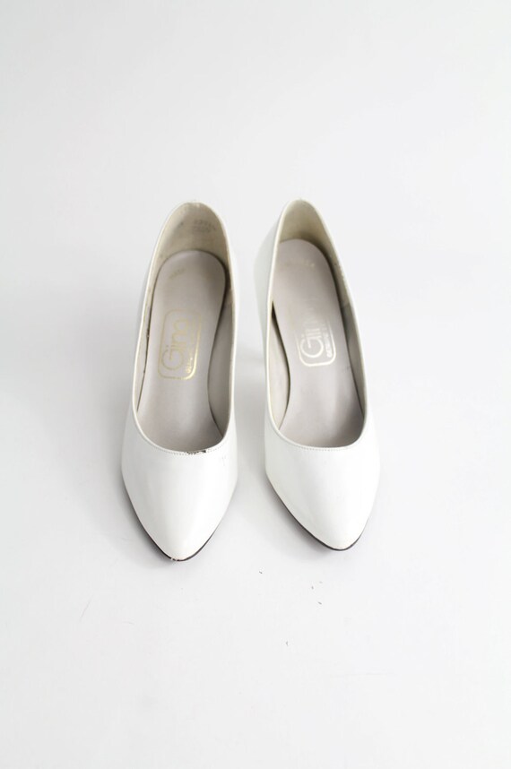 sz 6.5 vintage shoes / white leather court shoes / vintage