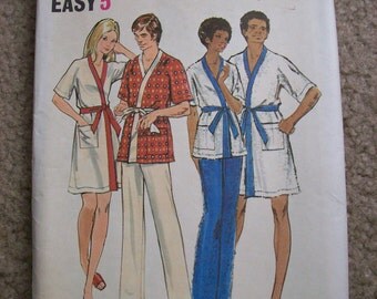 Mens or Womens Sewing Robe Pattern size Medium Used