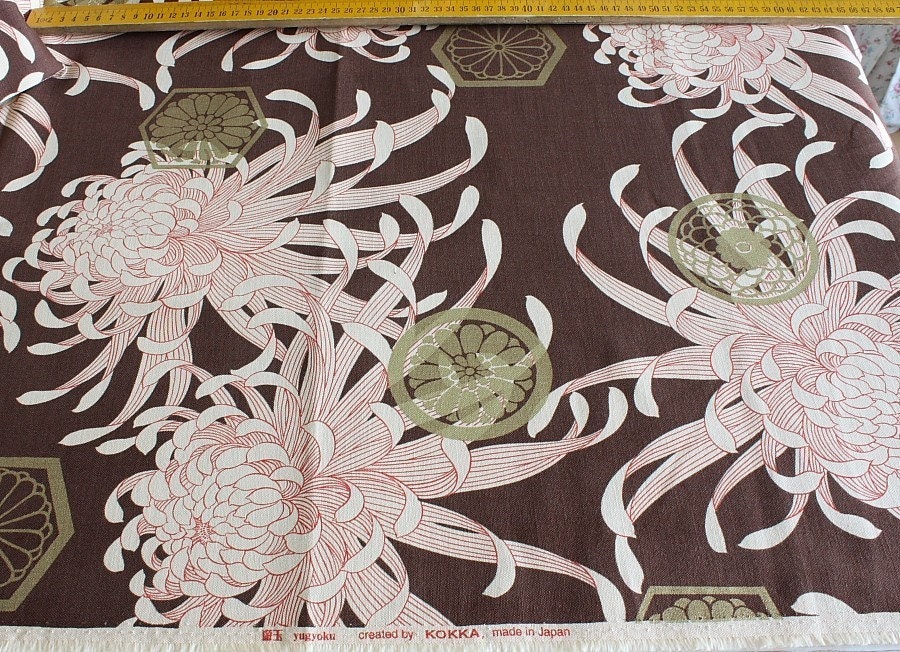 Japanese traditional cotton fabricChrysanthemum with gold