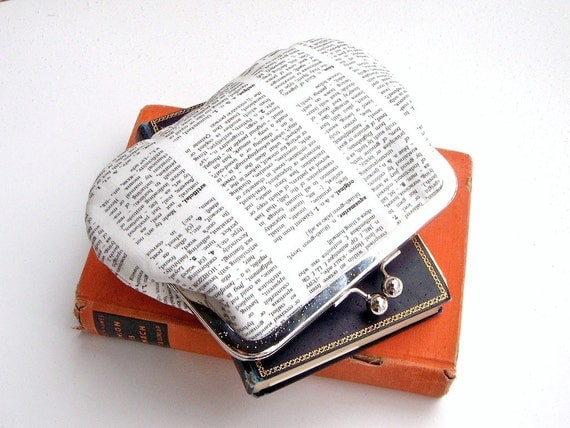 bookish-dictionary-clutch-pouch