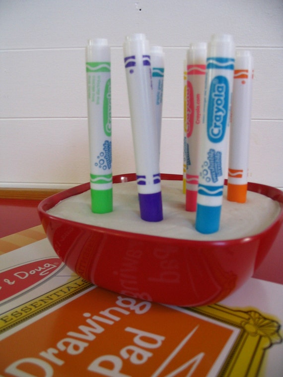 SALE Marker Holder with 8 Bright Crayola Markers