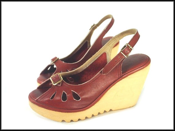 burgundy vintage platform sandals 80's CHEROKEE wedge