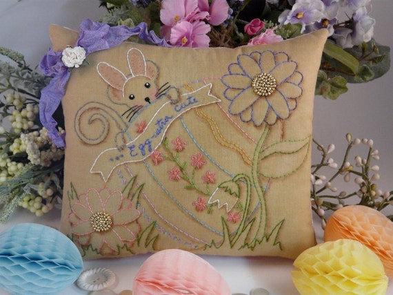 Easter Egg bunny Mouse embroidery PDF Pattern - primitive stitchery pillow pinkeep tag pin cushion tuck