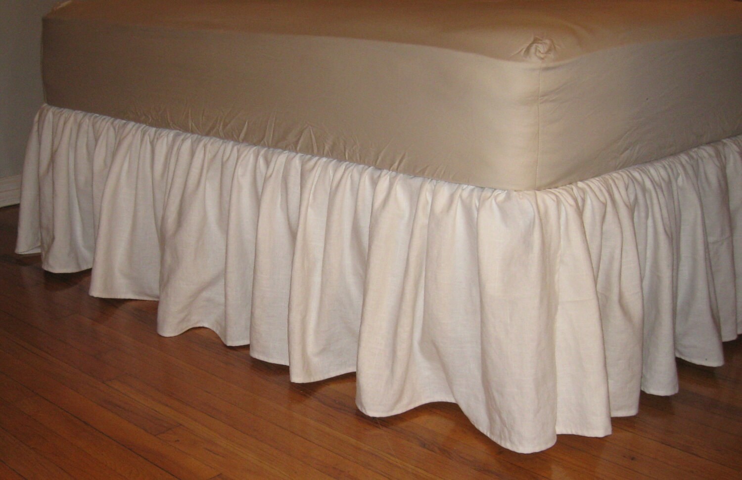 LINEN DAYBED Ruffles Bed Skirt
