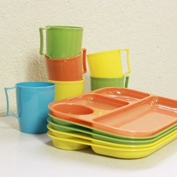 Vintage trays plastic picnic set divided food