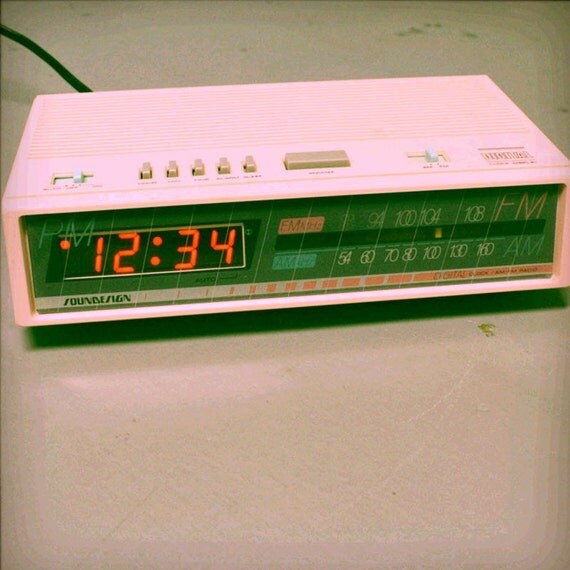 pink radio clock
