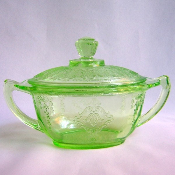 Green Depression Glass Princess Covered Sugar Hocking Glows 4246