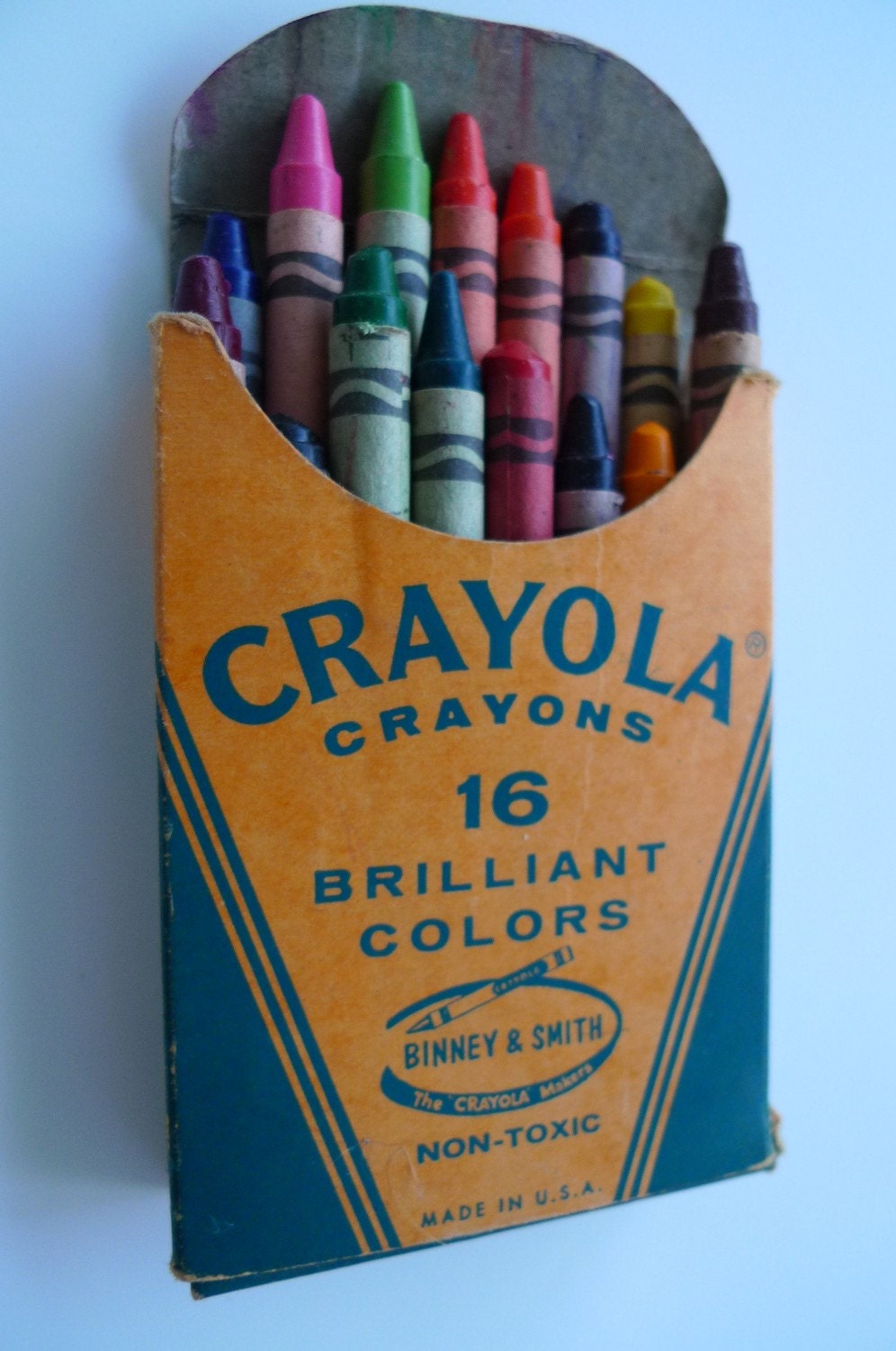  vintage  CRAYOLA crayons  No 16