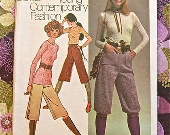 Vintage 1970s Women's Gaucho Pants Pattern with Knickers and Blouse - Simplicity 9459