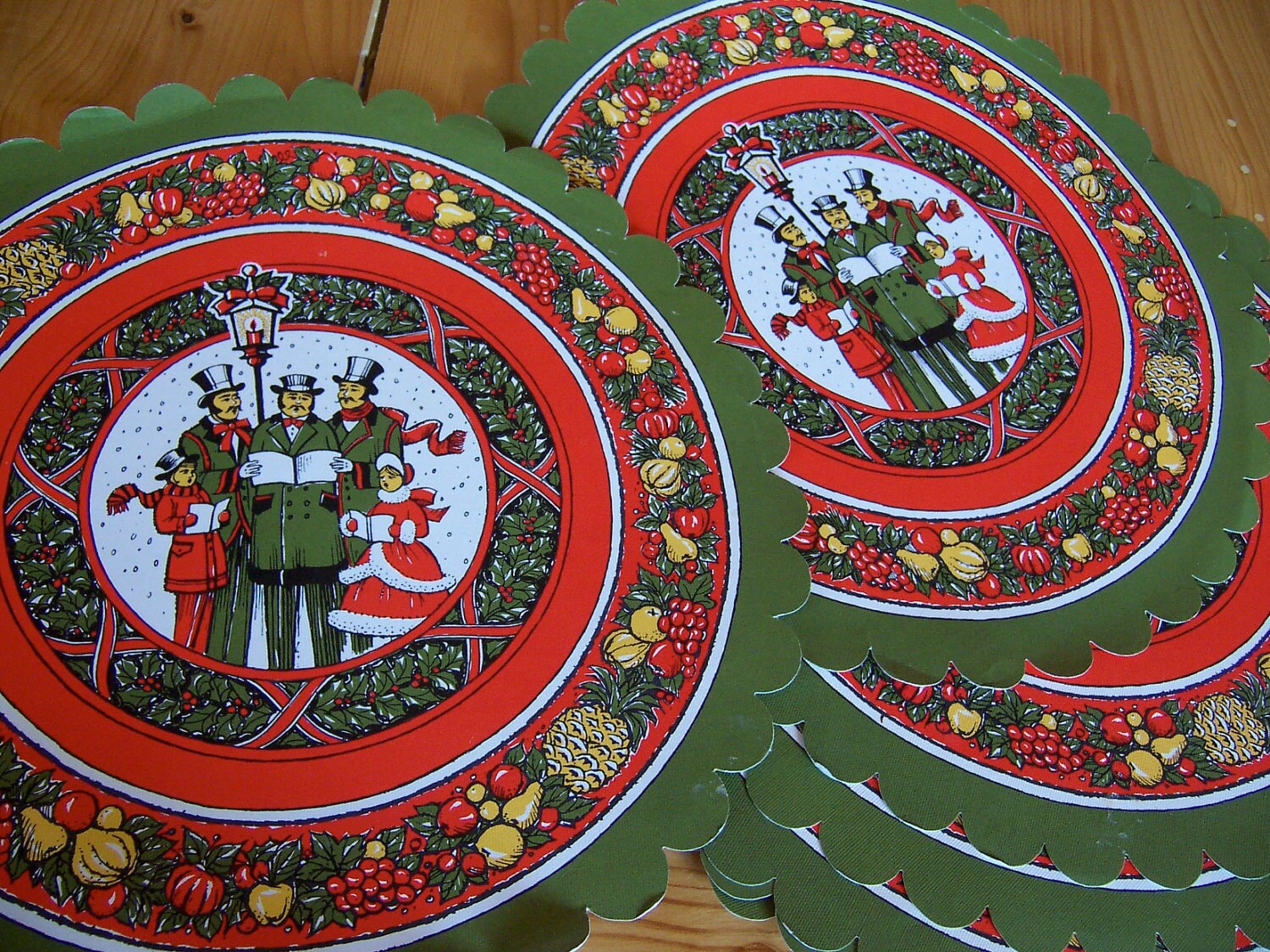 vintage christmas round paper placemats by ricracandbuttons