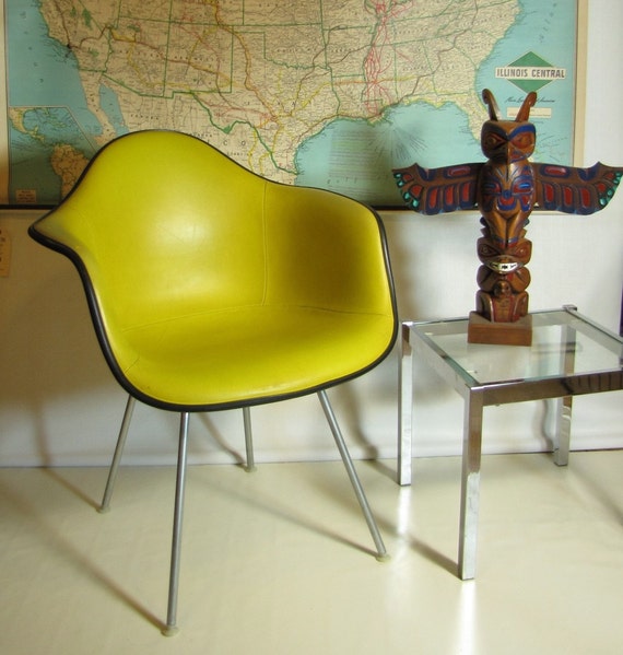 Vintage Herman Miller Chairs >> Vintage Herman Miller fiberglass shell chair YELLOW Vintage Herman Miller Chairs >> Vintage Herman Miller fiberglass shell chair YELLOW