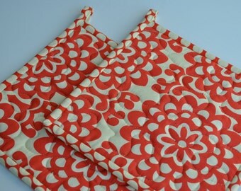 Amy Butler Potholders, Wallflowers in Cherry, Designer Potholders, Quilted Pot holders