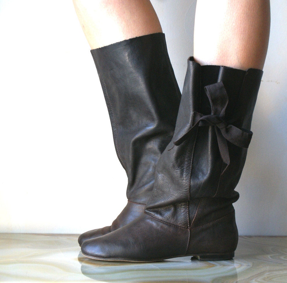 brown boots with bows