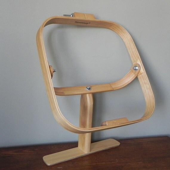Quilting lap stand loop for quilting needlepoint embroidery