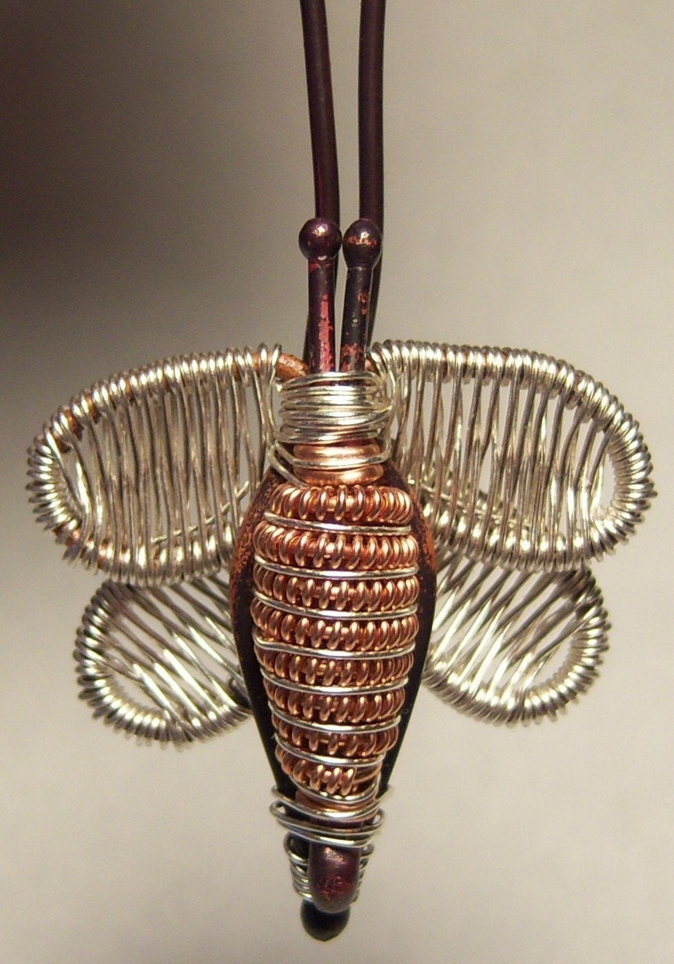 Tutorial for Wire Wrapped Bumble Bee Pendant.